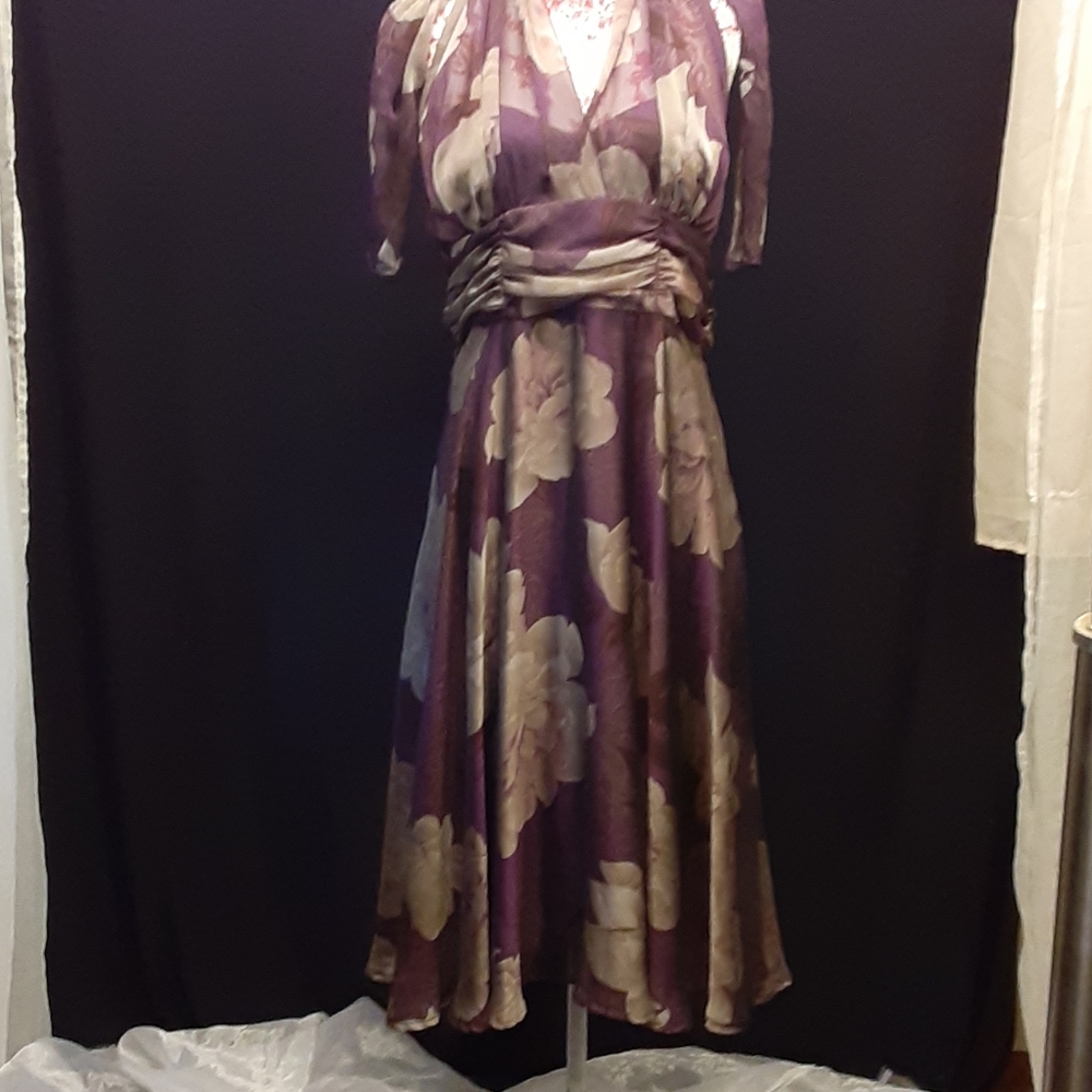 Dress - Picture 2 of 4